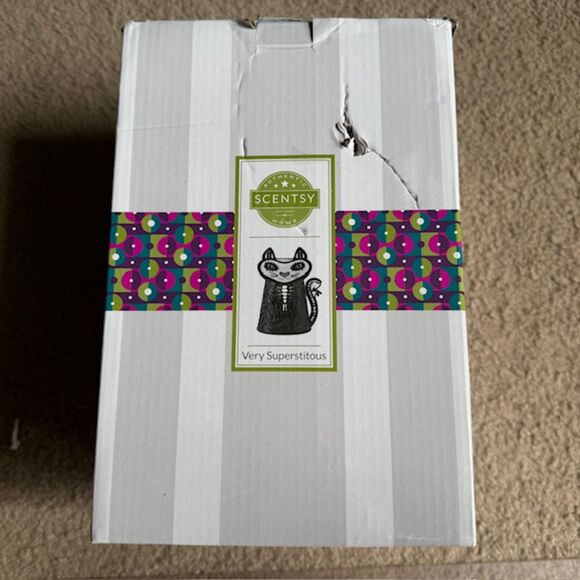 Very Superstitious Cat Halloween Scentsy Warmer NIB - Picture 6 of 7